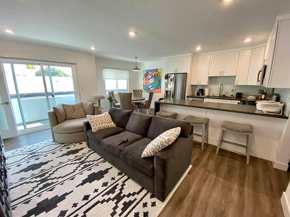 1st image of 1527 Granville Ave #6