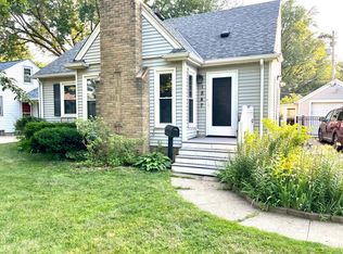 1847 Pascal St N, Falcon Heights, MN 55113