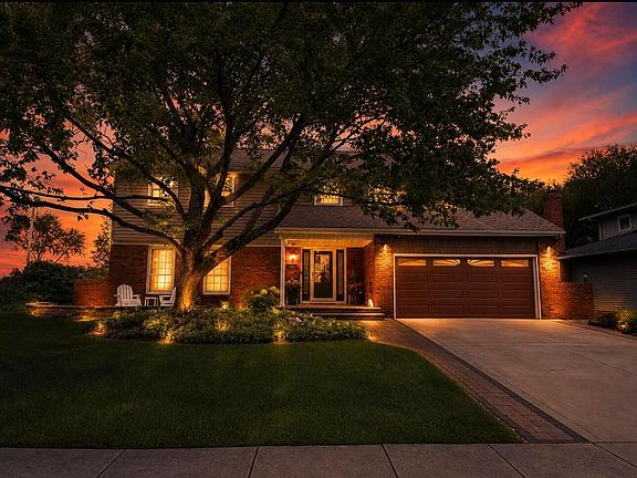 2nd image of 6988 Eastview Dr
