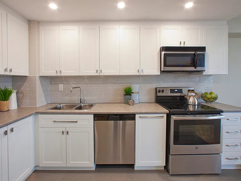 60 Park Ave — Photo 2