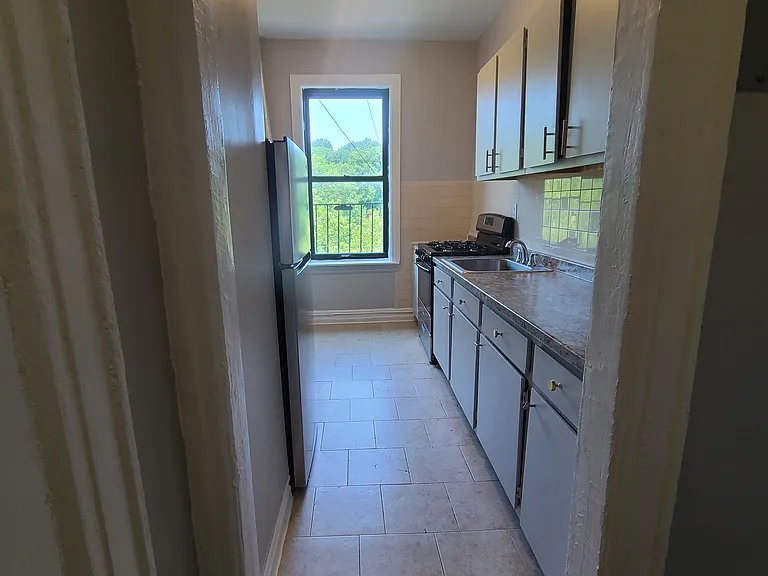 12 Elton St #6 — Photo 1