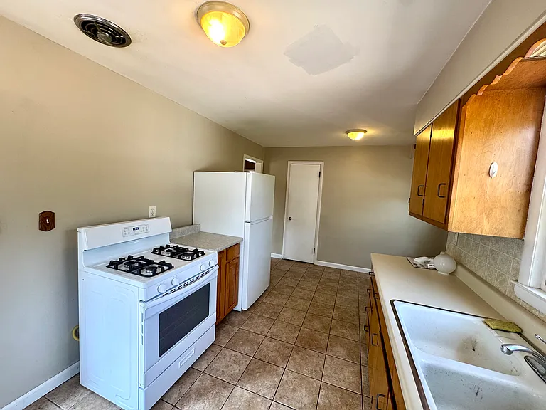 6343 51st Ave — Photo 7