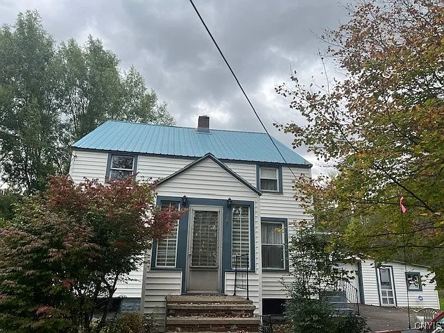420 Williams St photo 1