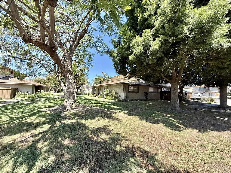 17730 Palo Verde Ave — Photo 28