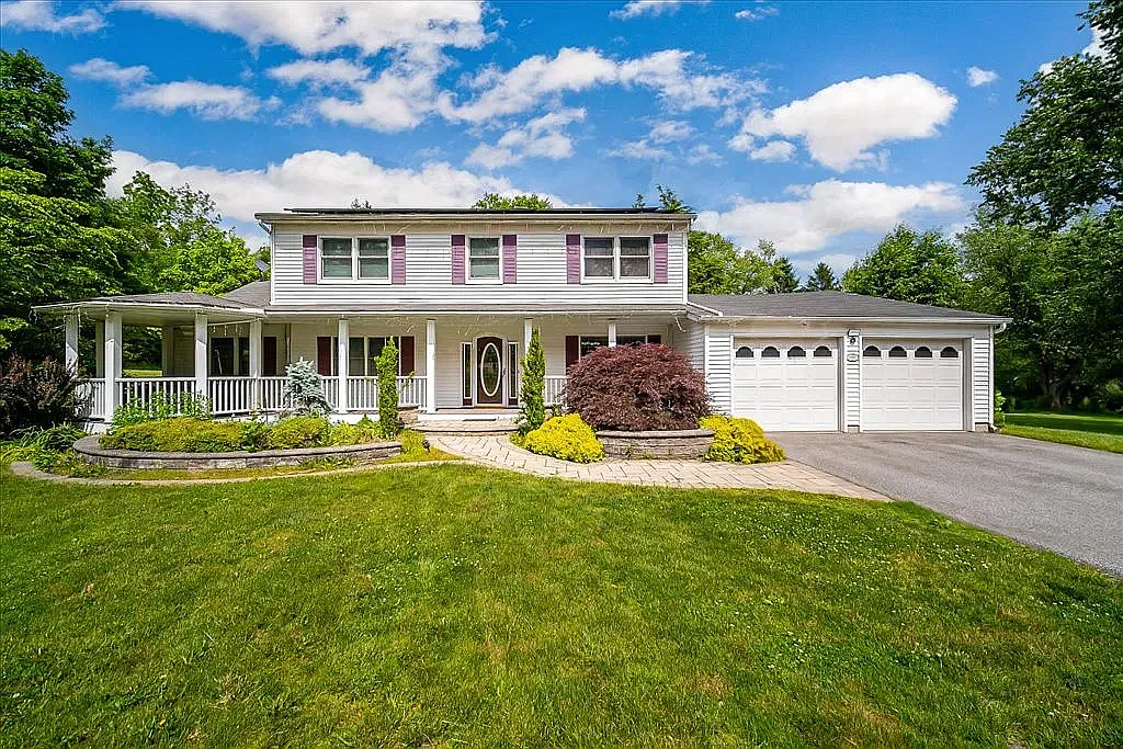 5 bed, 4.5 bath, 3182 sqft, $4,400 — Photo 1