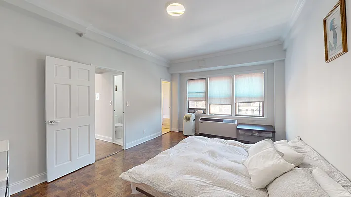 Rented by Bond New York | media 11