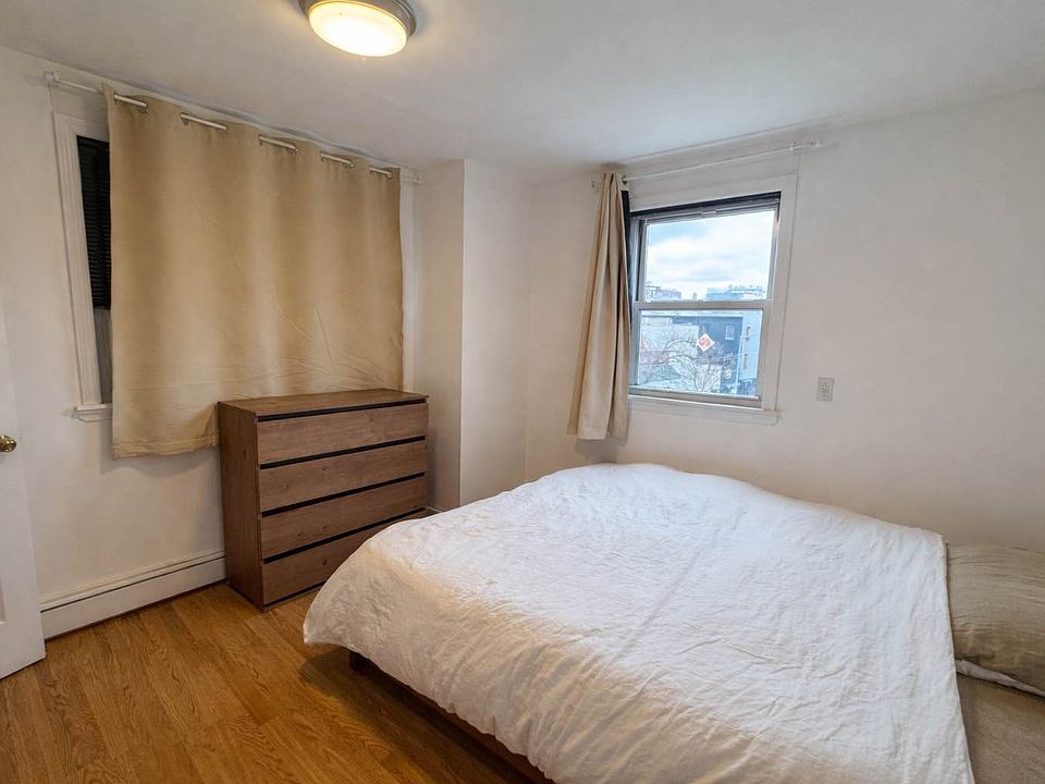 2nd image of 252 S 1st St #2A