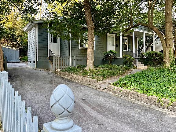 3rd image of 1008 W Bessemer Ave