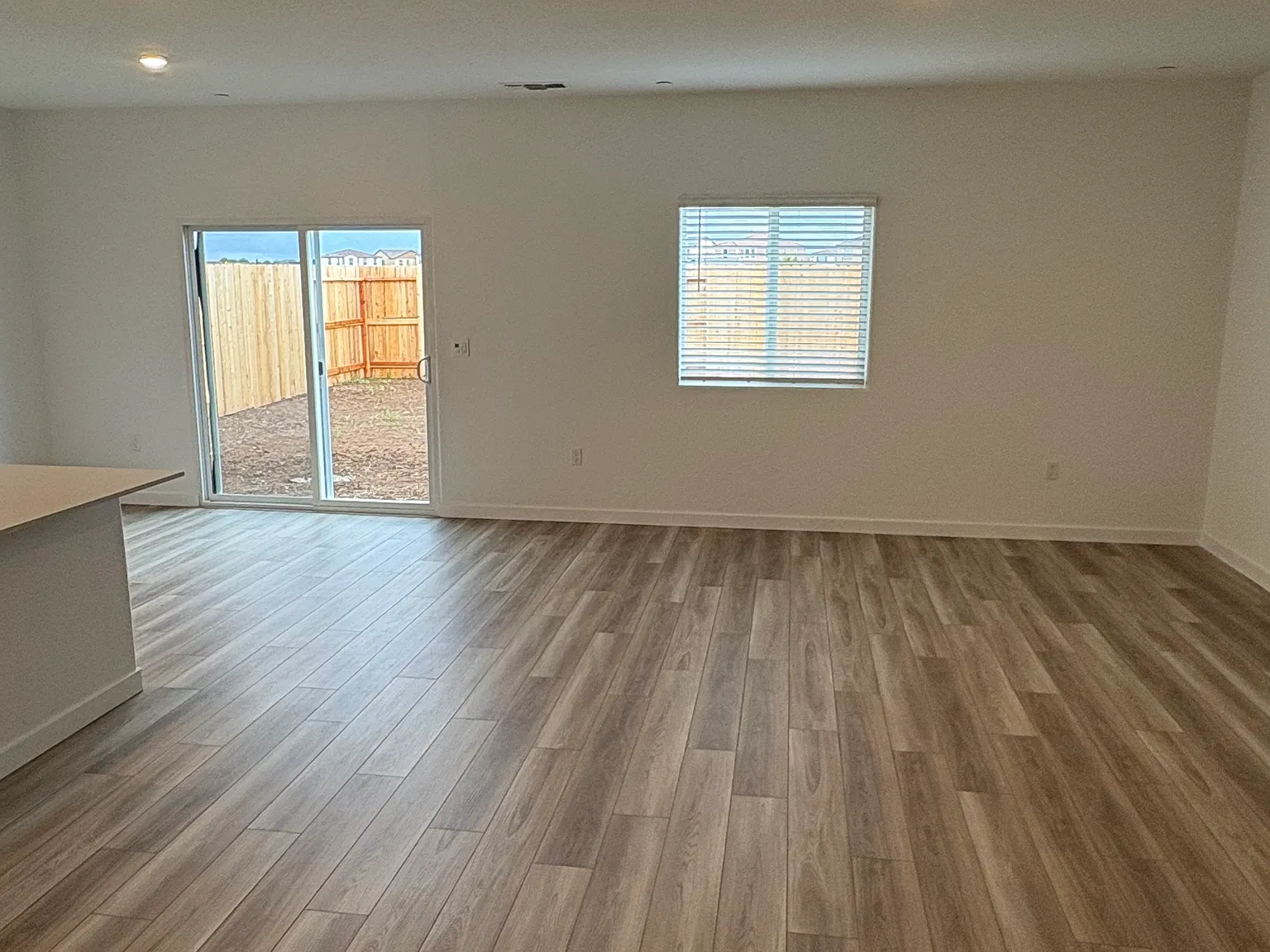 4 bed, 1832 sqft, $2,850 — Photo 4