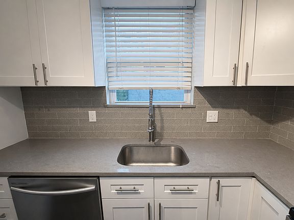 4th image of 2244 Gerritt St