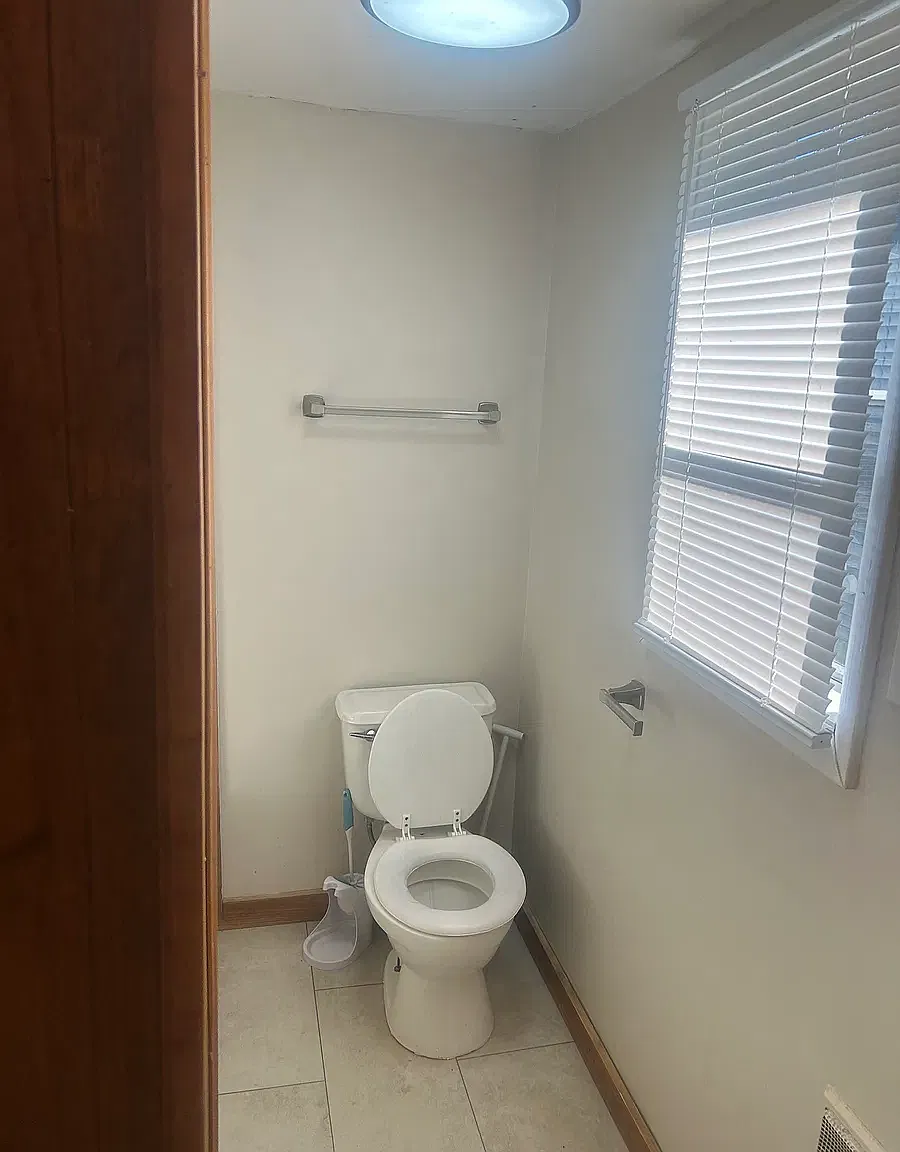 4 bed, 1724 sqft, $1,995 — Photo 2