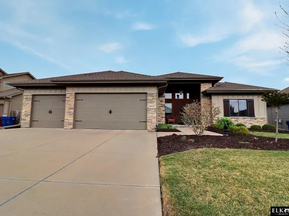 1405 N 208th St, Elkhorn, NE 68022