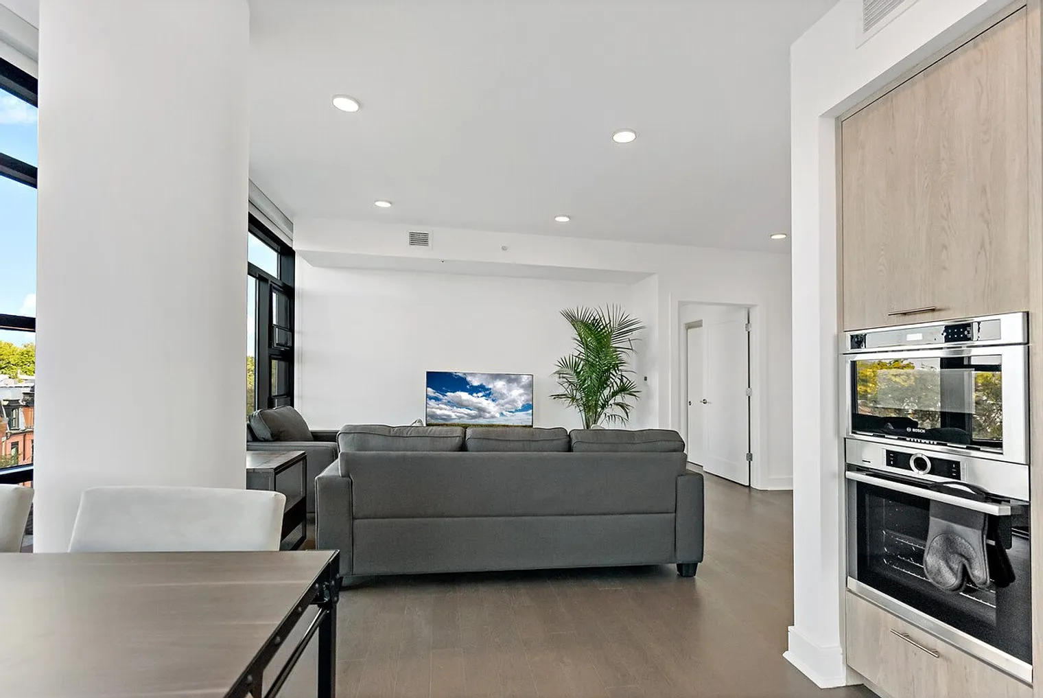 2 bed, 2.0 bath, $8,561 — Photo 2