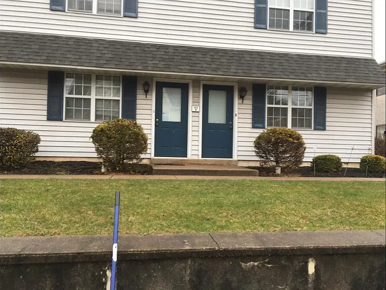 323 Green St — Photo 1