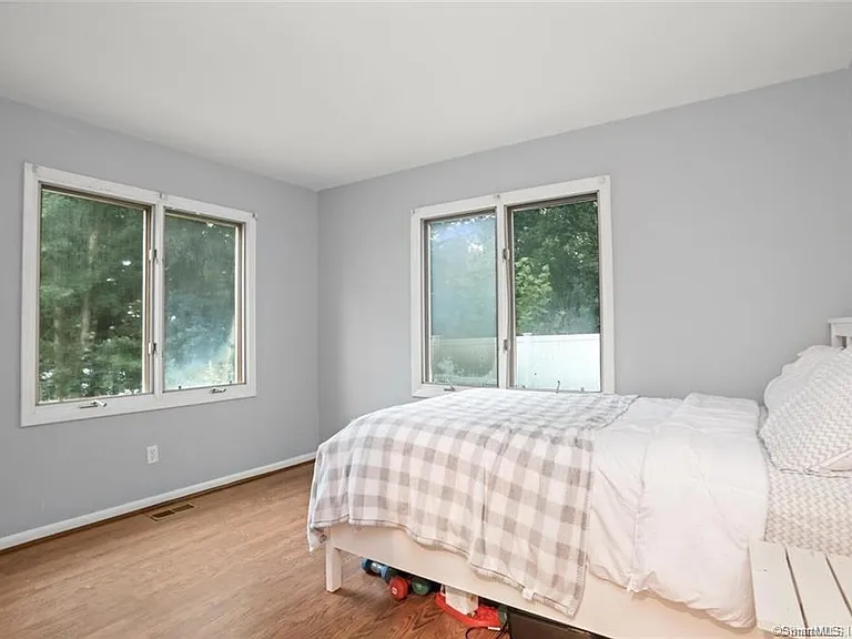 10 Harvann Rd — Photo 17