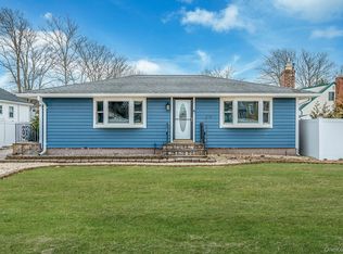 6 Rugby Drive, Shirley, NY 11967