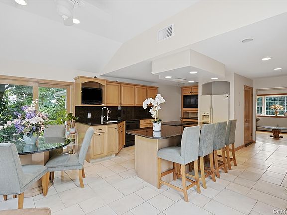 5th image of 8 Boulder Road