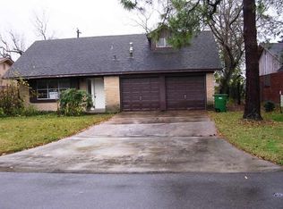 1817 Aspen Ln, Seabrook, TX 77586