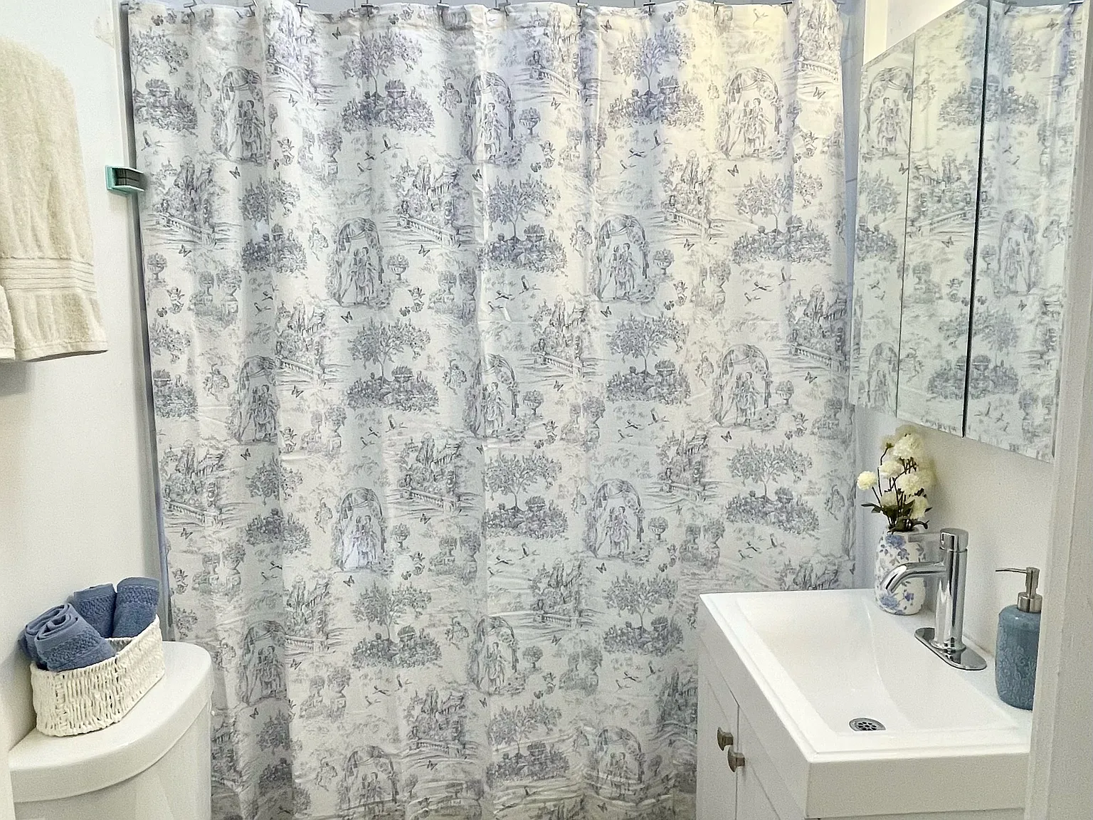 2 bed, 840 sqft, $1,425 — Photo 2