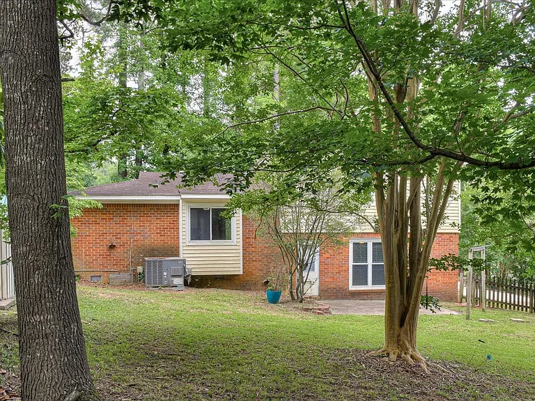 303 Meadowlake Dr — Photo 30
