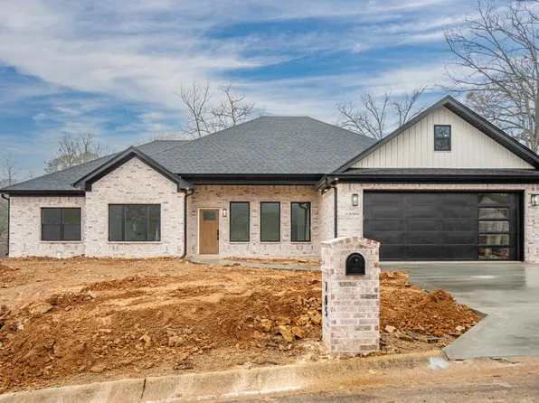 205 Cromwell Ct, Hot Springs, AR 71901