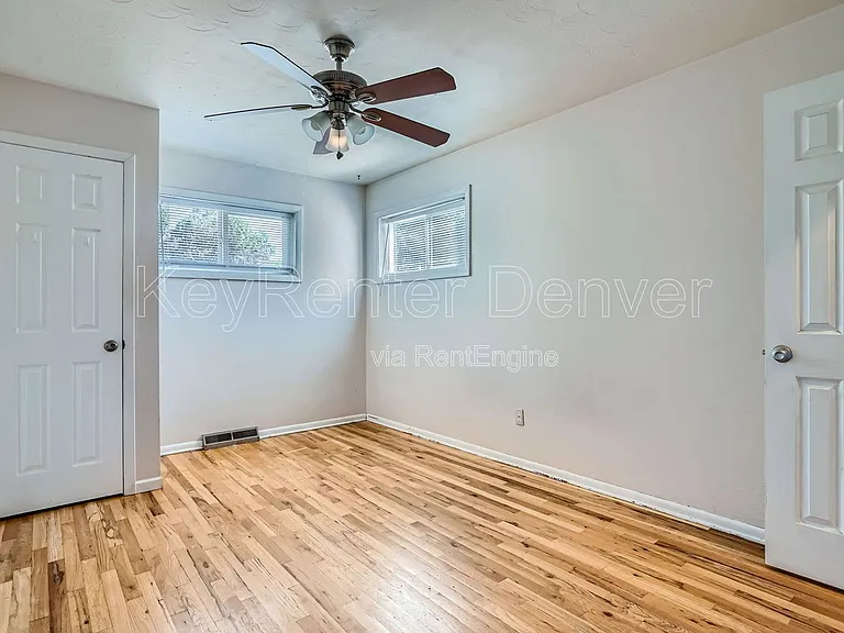 403 S Owens St — Photo 5