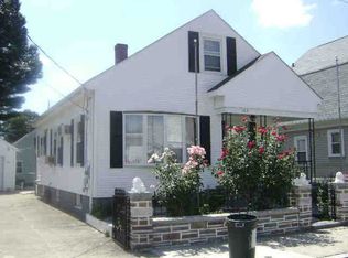 102 Oakdale Ave, Pawtucket, RI 02860