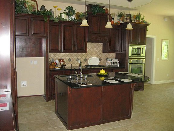 Open plan kitchen/living
