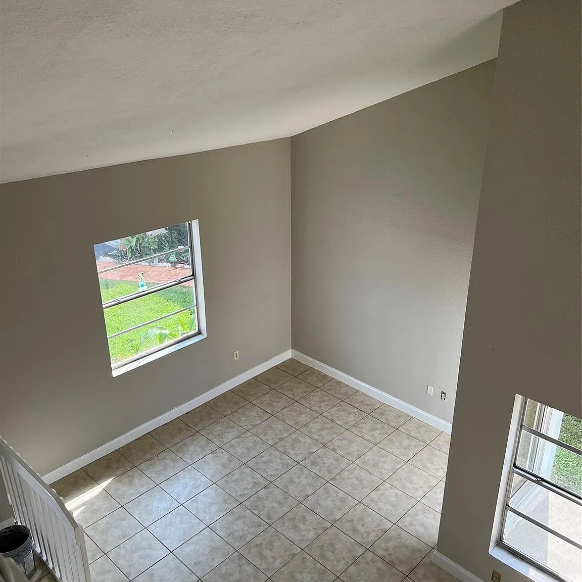 3 bed, 2.5 bath, 1660 sqft, $3,200 — Photo 2