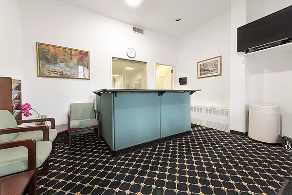 Sold by FirstService Realty (legacy) | media 6