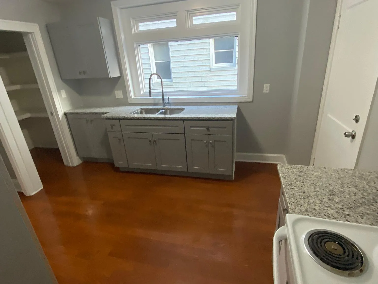 1 bed, $1,095 — Photo 2