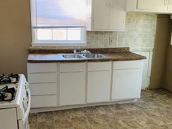 4th image of 3367 N Grant Ave