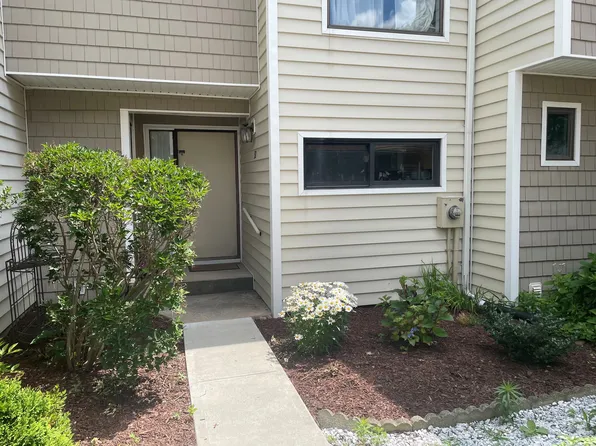 52 Currier Way #52, Cheshire, CT 06410