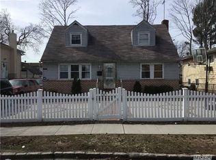 247 Costar St, Westbury, NY 11590