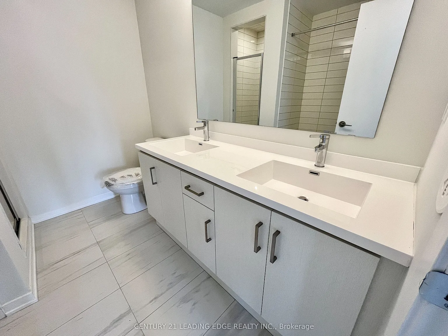 3 bed, $3,300 — Photo 4