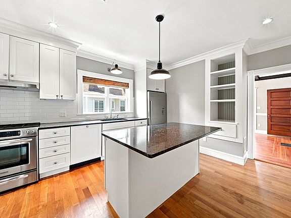 4th image of 39 Ainsworth St