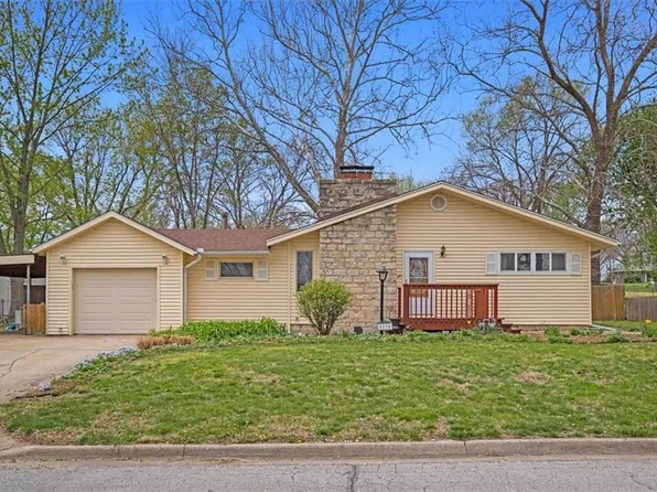 8530 High St, De Soto, KS 66018