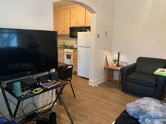 4th image of 260 Langdon St #5d5747b87