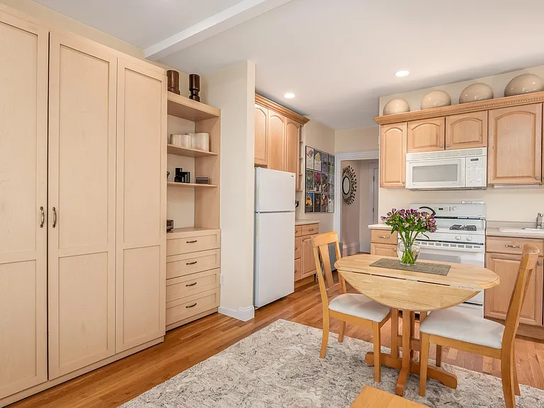 229 Cumberland Ave #4 — Photo 9
