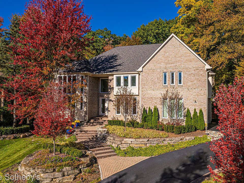 1st image of 7597 Knoll Crest Dr
