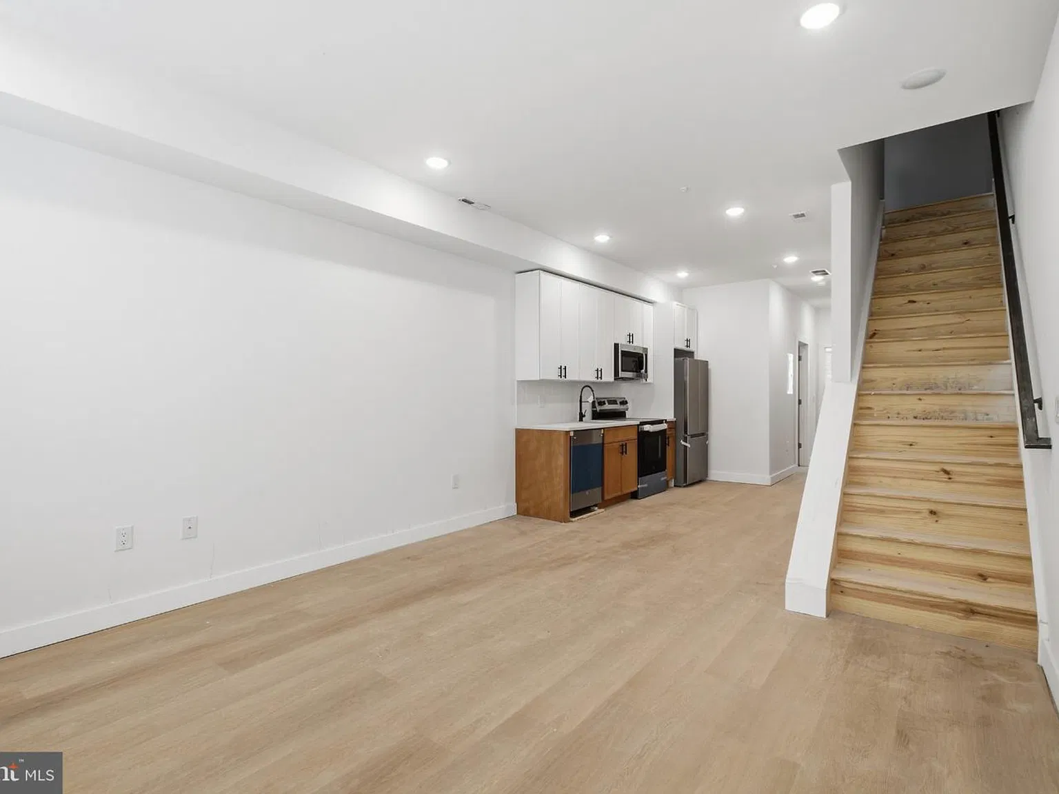 1542 W York St #2 — Photo 3