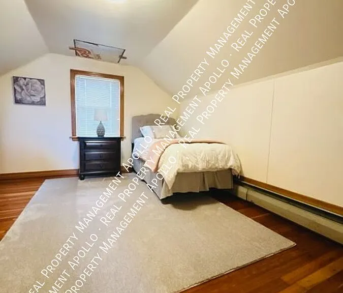 1129 Jordan Ave — Photo 14