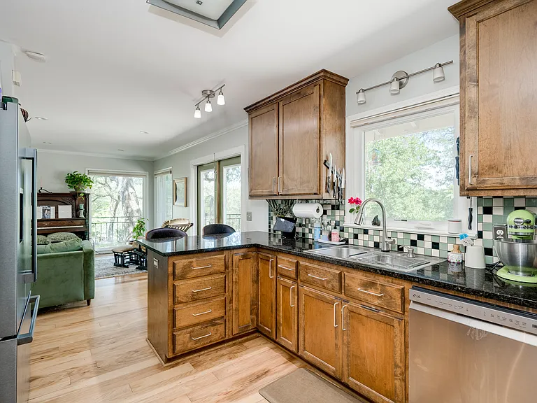 2806 Rae Dell Ave — Photo 8