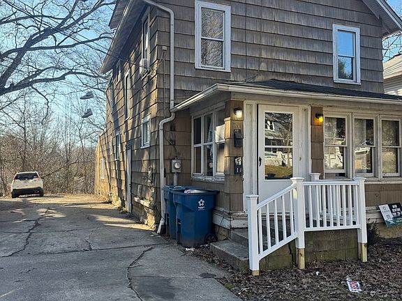 2nd image of 800 S Depeyster St