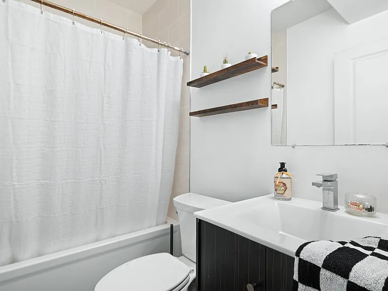 1822 Earp St — Photo 14