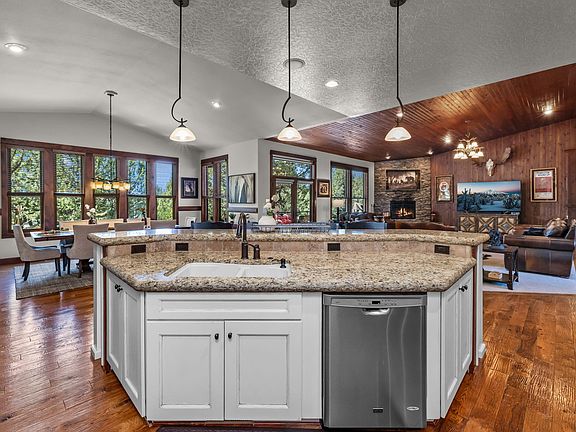 3rd image of 1144 Highland View Loop
