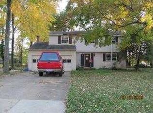 4640 Treetop Dr, Akron, OH 44321