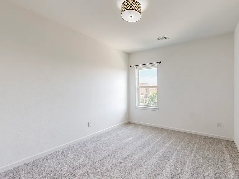 123 Palacio St — Photo 33