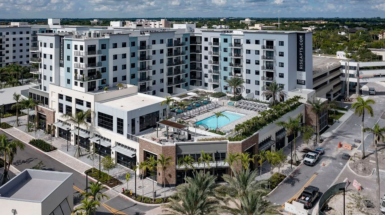 The Rise at Plantation Walk — Photo 1