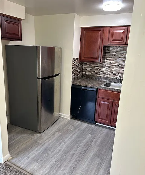 323 Forrest Ave #B — Photo 1